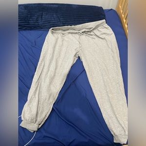 ASOS DESIGN Curve Gray basic sweatpants with drawstring Size  24